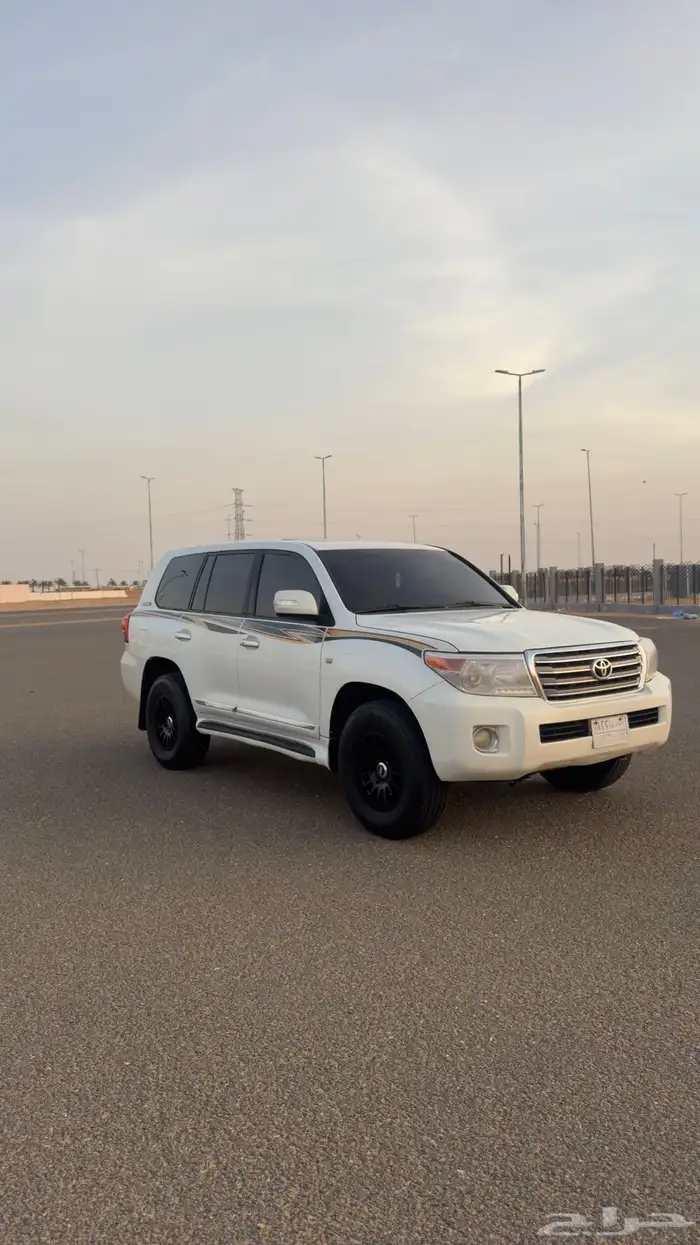 صالون 8 سلندر 2011GX 7