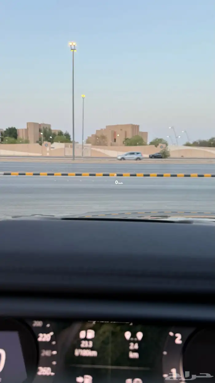 رينج روفر سبورت P400 Dynamic SE 2024 12