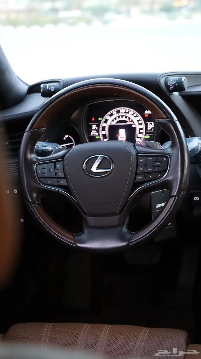 لكزس LS500 .. نادر ( وكالة ) 32