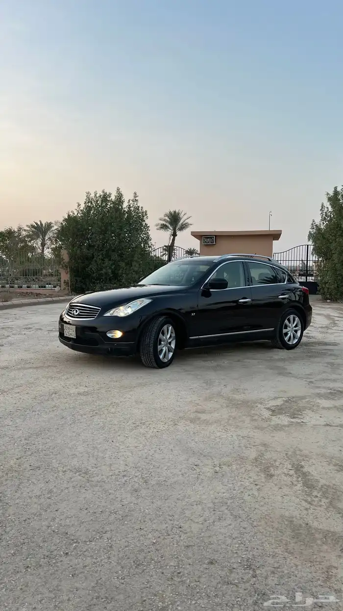 انفنتي QX50 2015 نظيفة عداد قليل 11