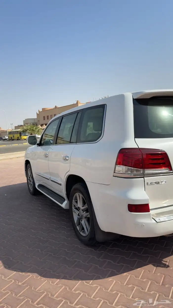 للبيع لكزس LX570 نظيف 2015 1