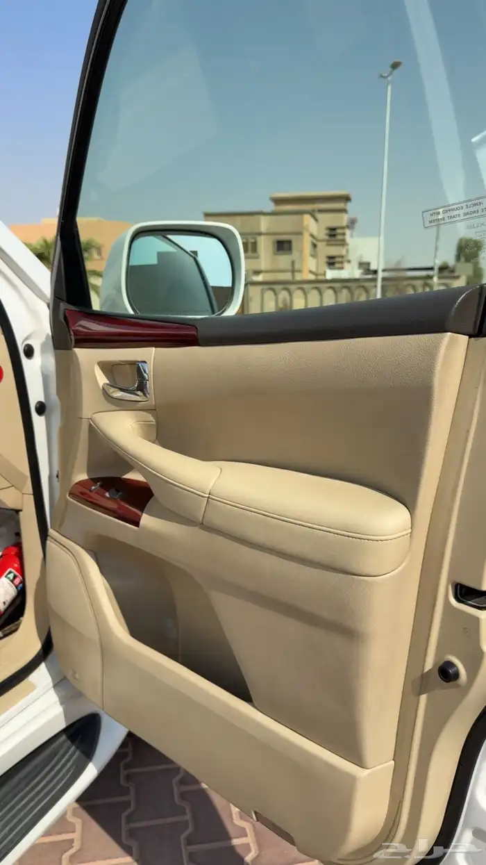 للبيع لكزس LX570 نظيف 2015 6