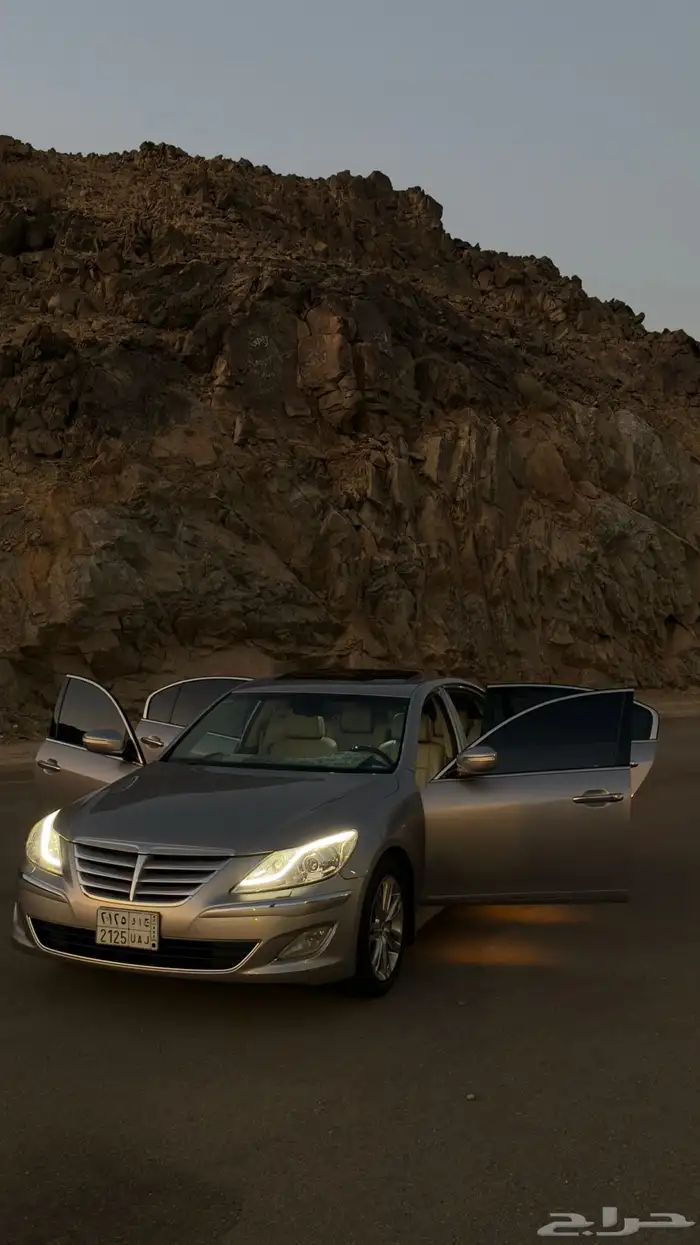 جينيسس G80 مخزنة موديل 2014 ممشى ( 97 الف فقط ) وكالة 88