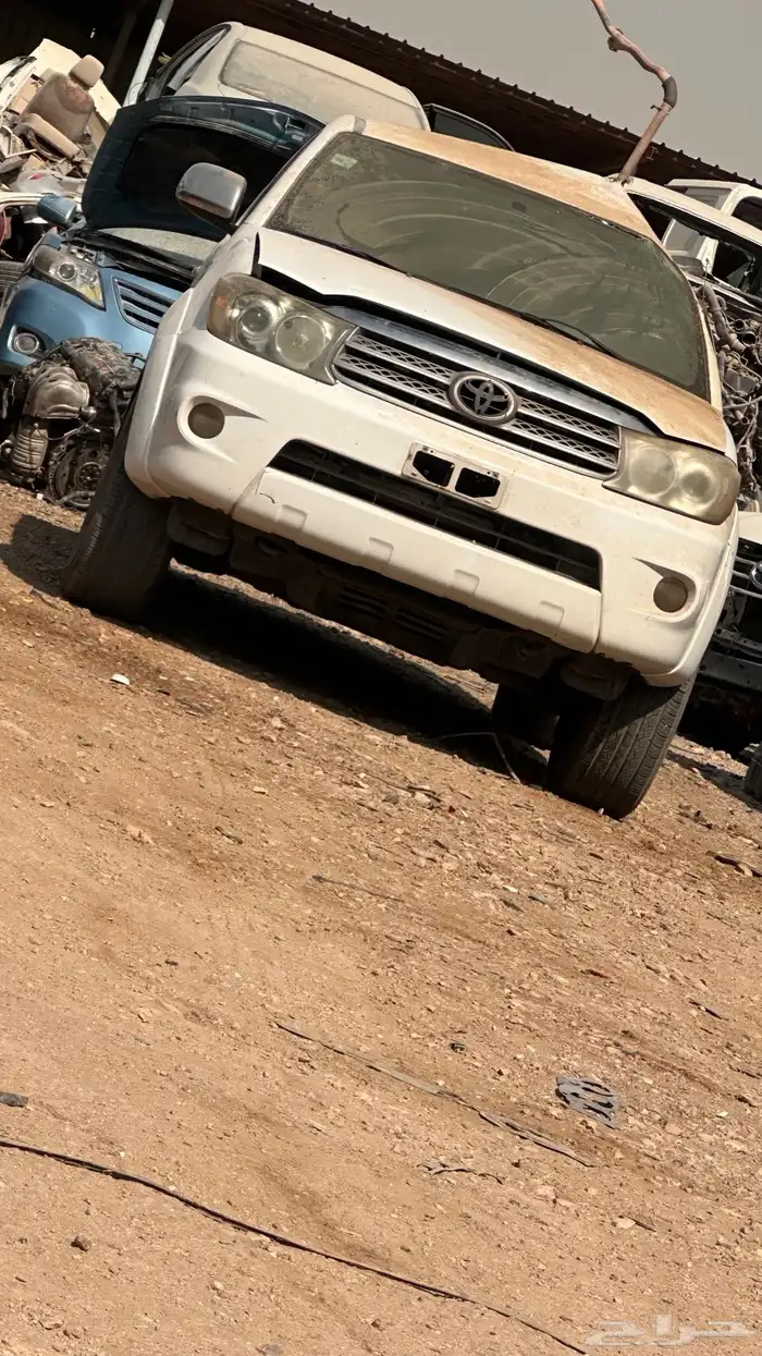 فورتشنر 2010. تشليح للبيع قطع غيار 2