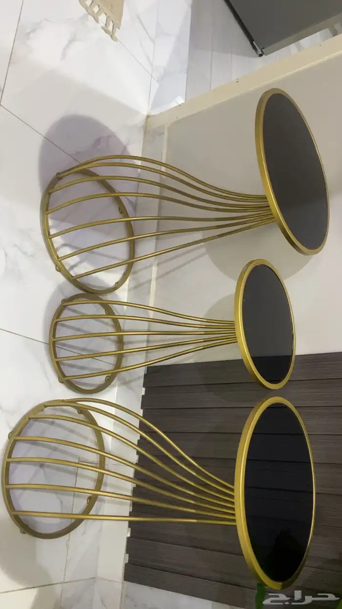 طاوله خشبيه   وطاولات خدمه ذهبي 0