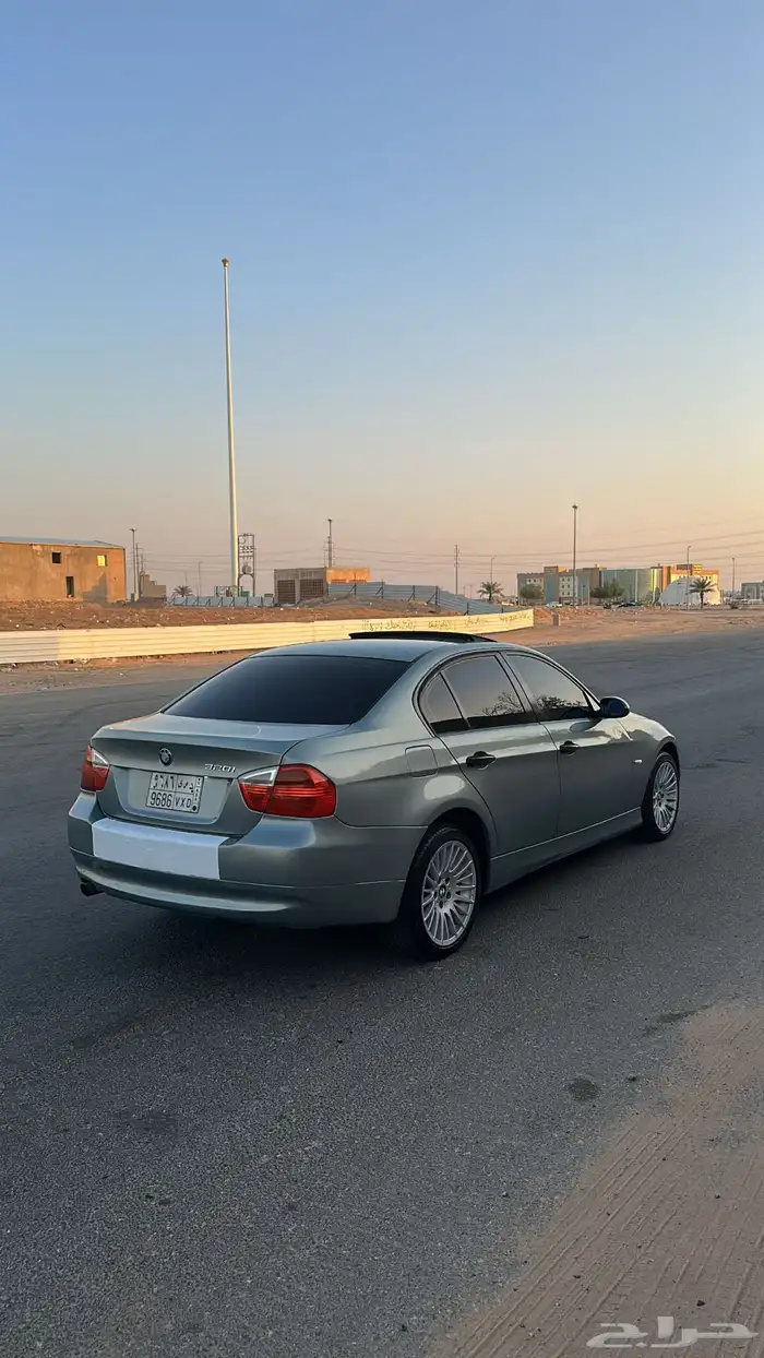 BMW 320i 2006 للبيع 4