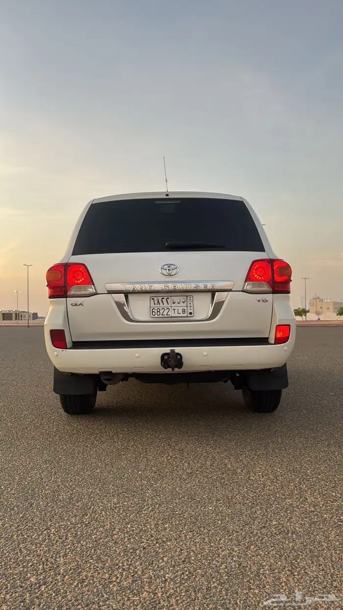 صالون 8 سلندر 2011GX 8