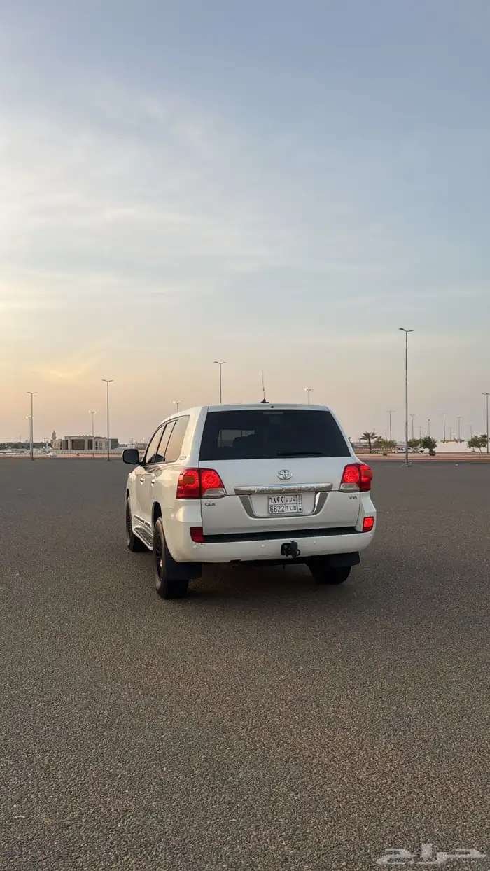 صالون 8 سلندر 2011GX 4