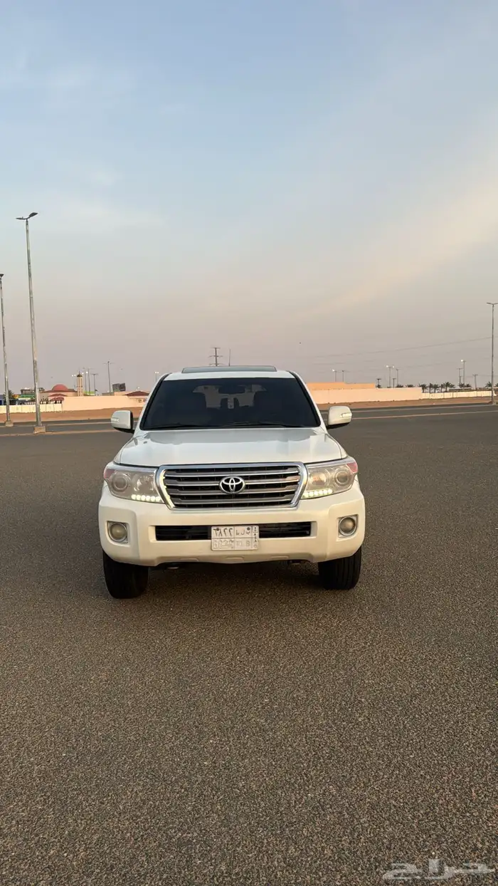 صالون 8 سلندر 2011GX 1