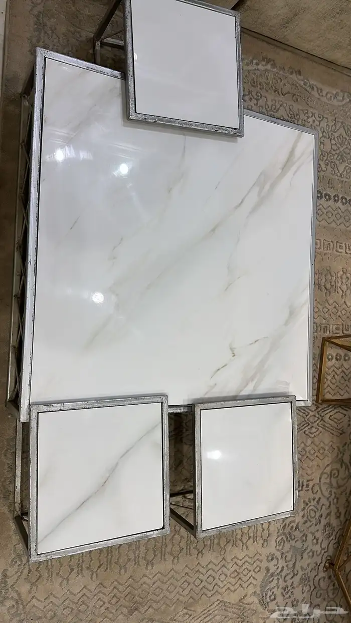 طاولة ارضية 0