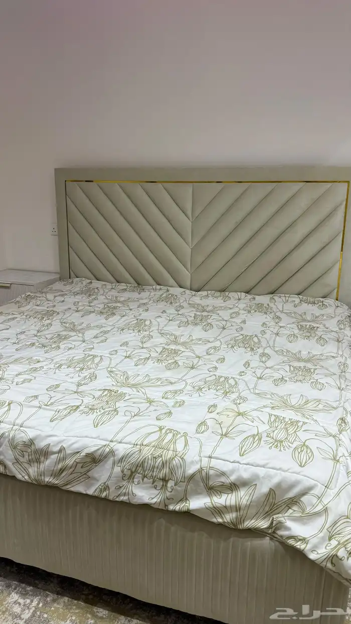 غرفه نظيفه جدا للبيع مكونه من 6 قطع وكرسي 1
