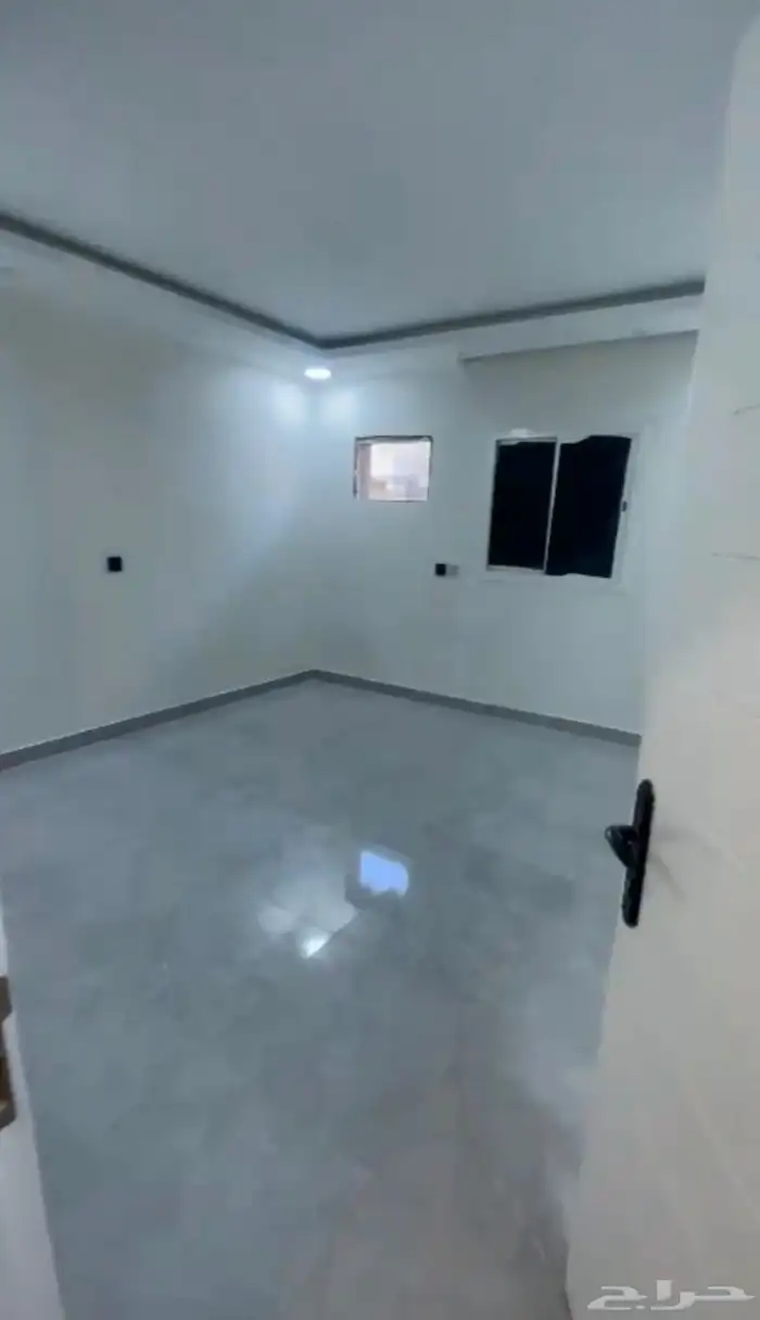 شقق عزاب راس تنوره 0
