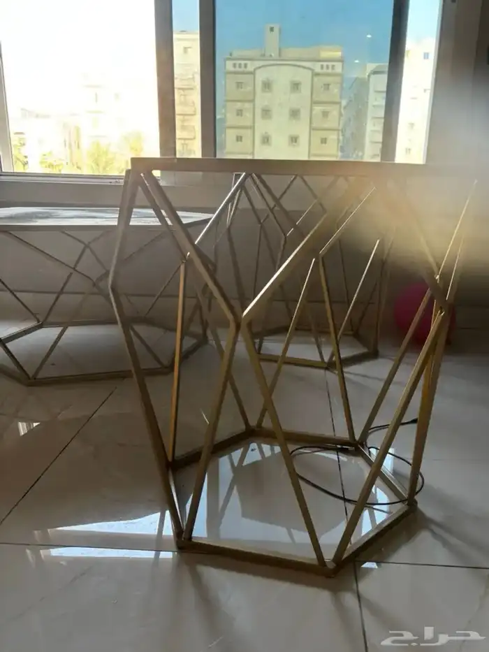 طاولات من هوم سنتر نظيفه جدا ولا فيها اي خدش نظيفه 4