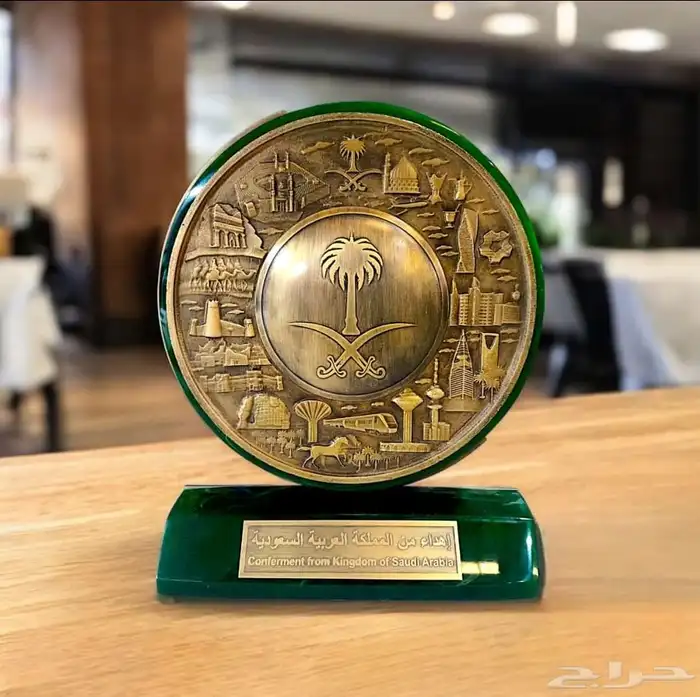 تفصيل دروع وبروشات 4