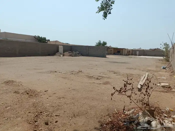 حوش1650 م للايجار الخمرة 4