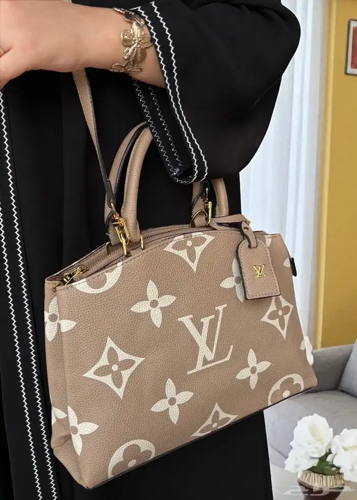 شنط لويسفيتون توب ماستر 10