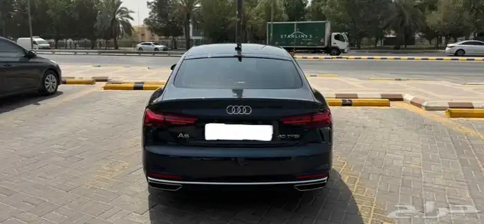Audi A5 Sportback 2023 - نظيفة جدا وتحت الضمان (سعر لقطة) 3