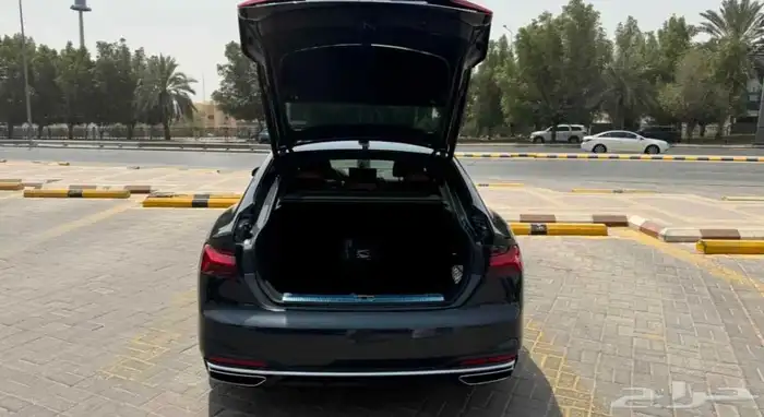 Audi A5 Sportback 2023 - نظيفة جدا وتحت الضمان (سعر لقطة) 22