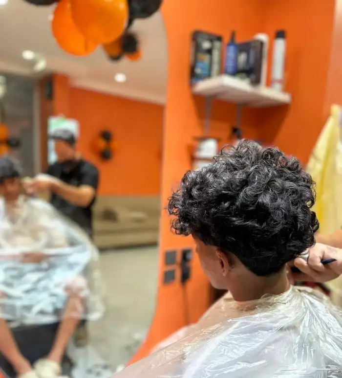 صالون حلاقة للتقبيل العاجل 1