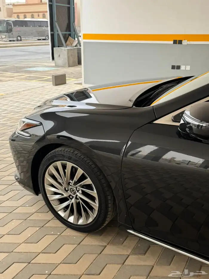 لكزس 2023 es 350 فئة cc سعودي ممشى 13 الف فقط 1