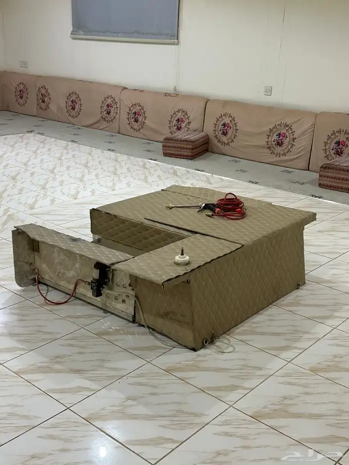 طبق سياره وسرير وكرسي ثلاجه وادوات ثانيه 3