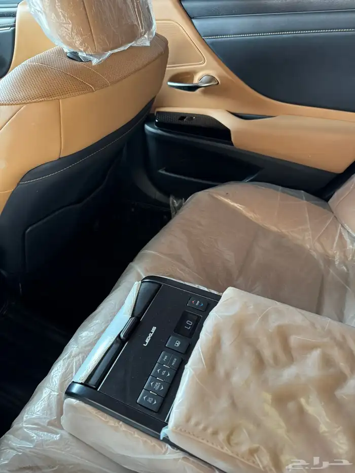 لكزس 2023 es 350 فئة cc سعودي ممشى 13 الف فقط 10