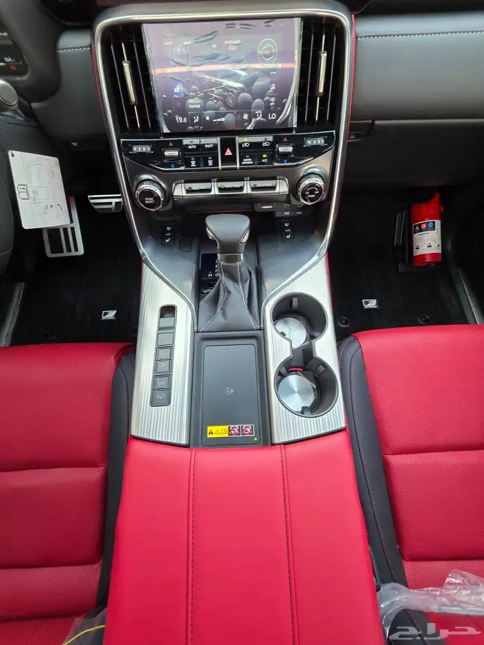 لكزس 2025 LX600 وكالة 16