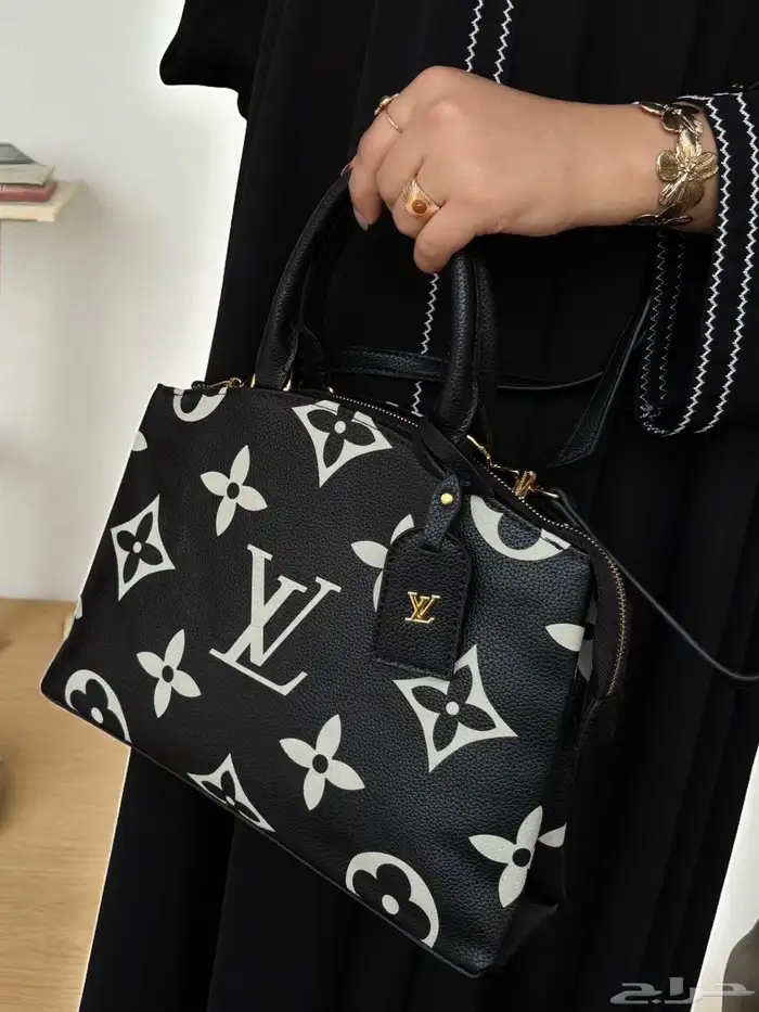 شنط لويسفيتون توب ماستر 5