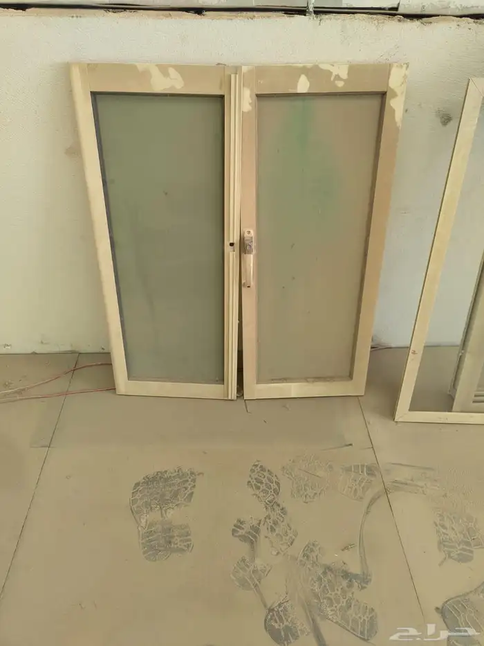 شباك وإطاره 0