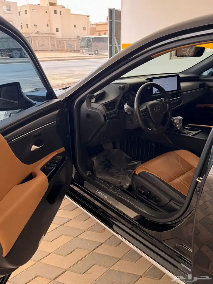 لكزس 2023 es 350 فئة cc سعودي ممشى 13 الف فقط 13