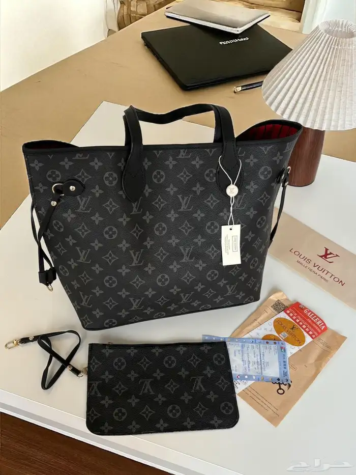 شنط لويسفيتون توب ماستر 46