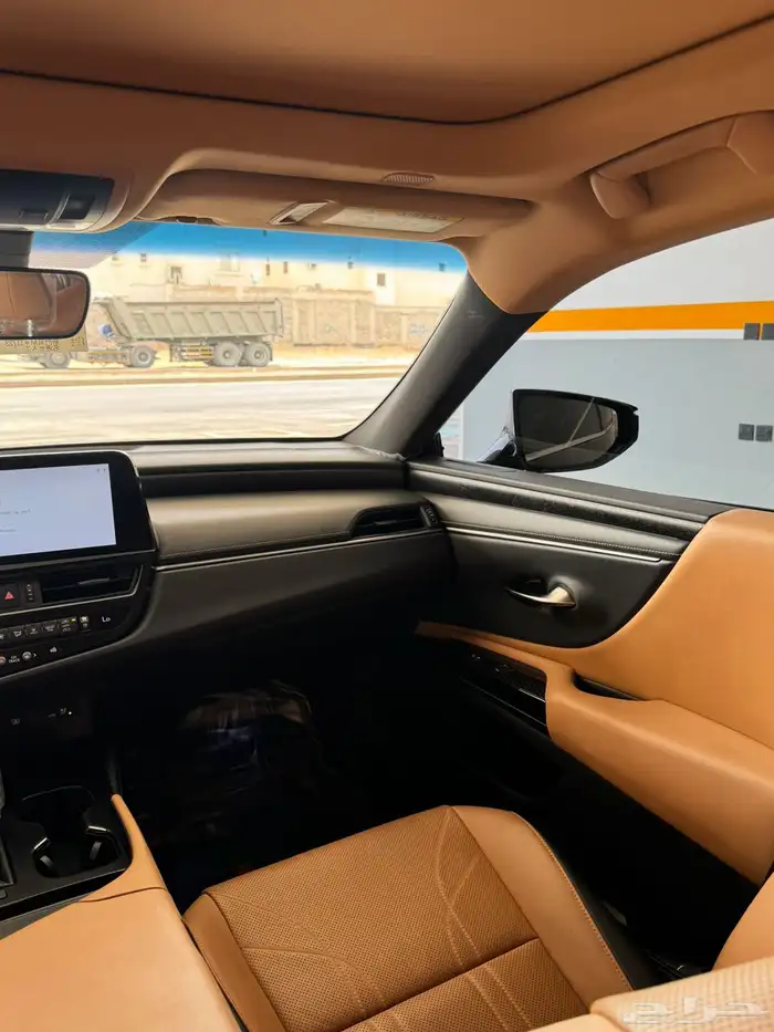 لكزس 2023 es 350 فئة cc سعودي ممشى 13 الف فقط 11