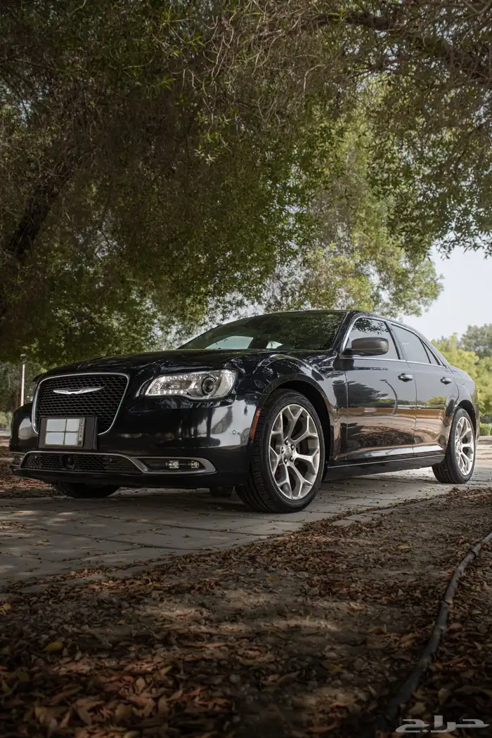 كرايزلر 2017 executive 300C مالك واحد وممشى قليل 4