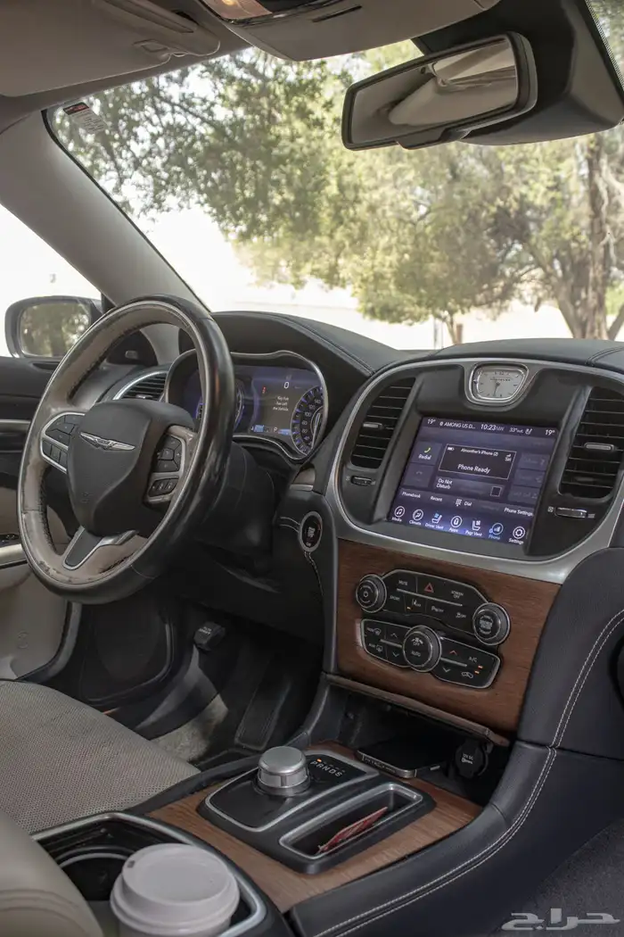 كرايزلر 2017 executive 300C مالك واحد وممشى قليل 9