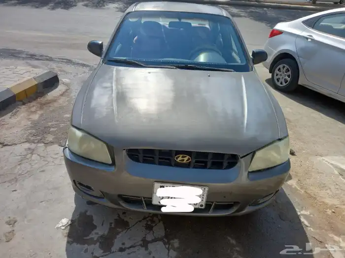 سياره اكسنت 2002م للبيع 3