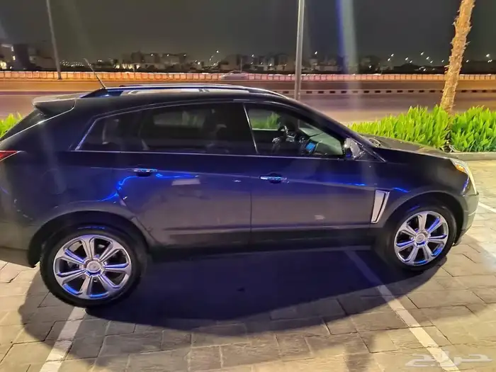 كاديلاك SRX 2013 7