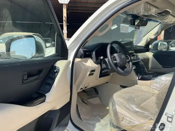 تويوتا لاندكروزر GXR.L2 2025 5