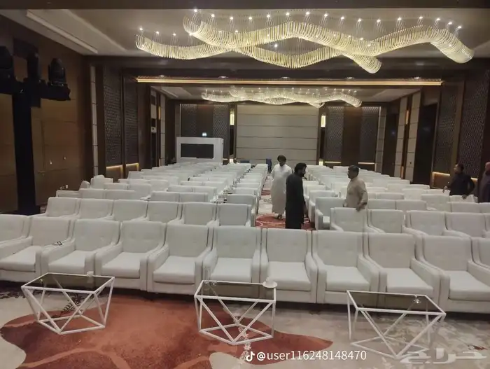 تاجير كنب في اي بي 15