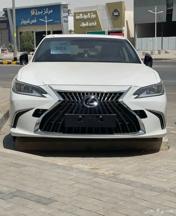 لكزس ES 350. بريمي 2025. CA. بالكاش والاقصاد 1