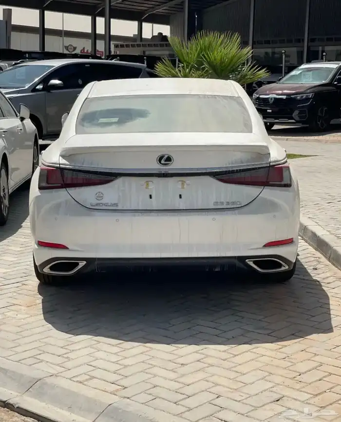 لكزس ES 350. بريمي 2025. CA. بالكاش والاقصاد 3