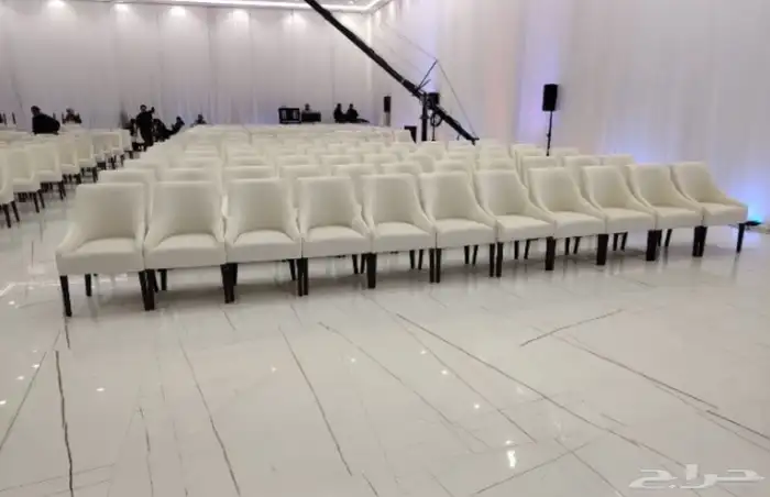 تاجير كنب في اي بي 4