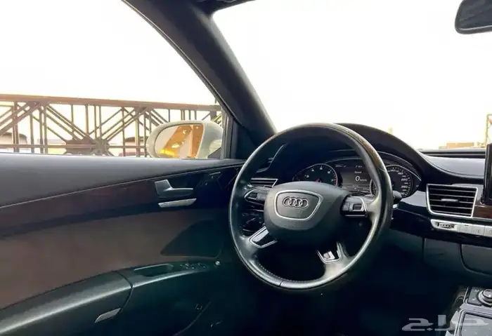 اودي A8 6
