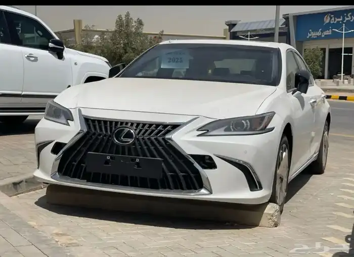 لكزس ES 350. بريمي 2025. CA. بالكاش والاقصاد 2