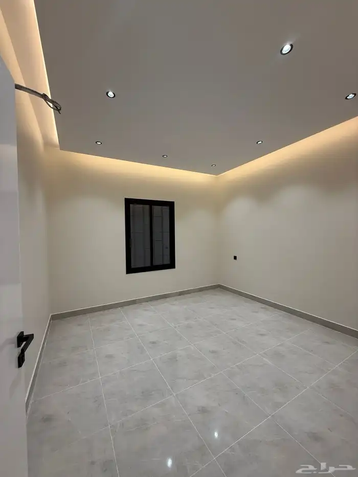 للبيع ادوار علويه وادوار ارضيه بمساحات كبيره بدرة المحاله 13