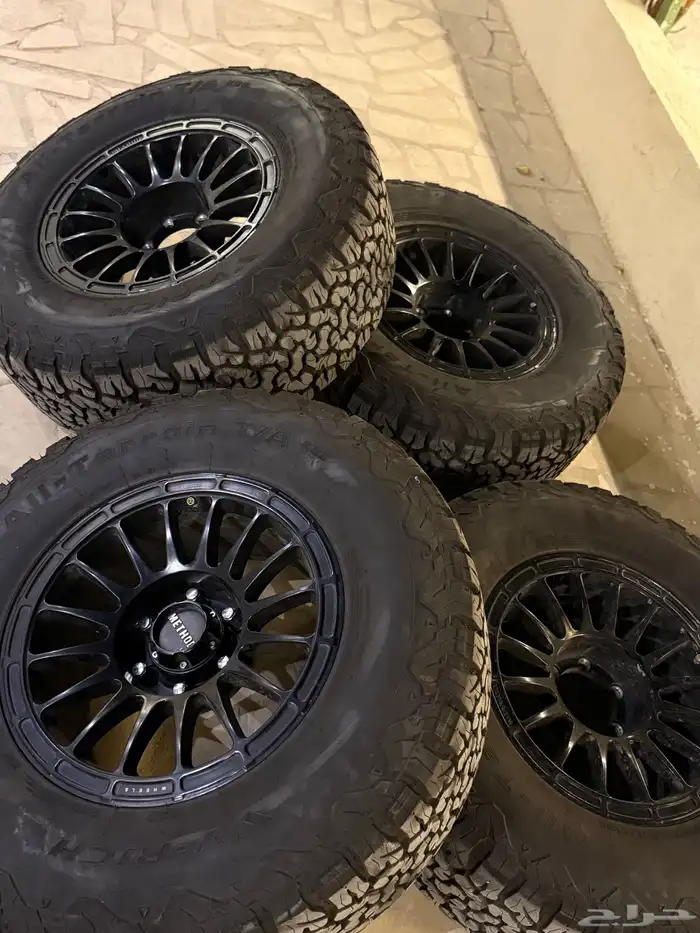 للبيع جنوط ميثود مستخدمه لون اسود لجمس سييرا 2