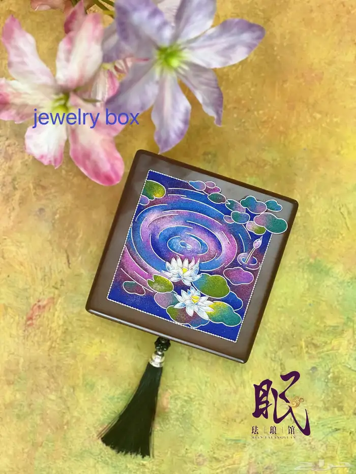 Beautiful jewelry box 4