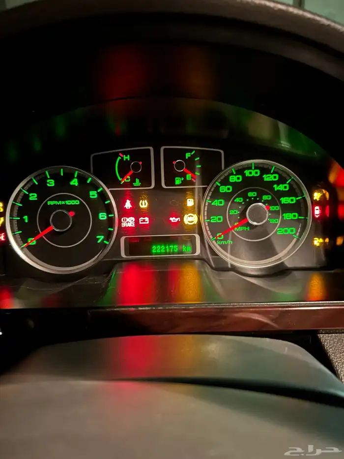 للبدل او البيع فورد تورس فايف هندرد ب 20 9