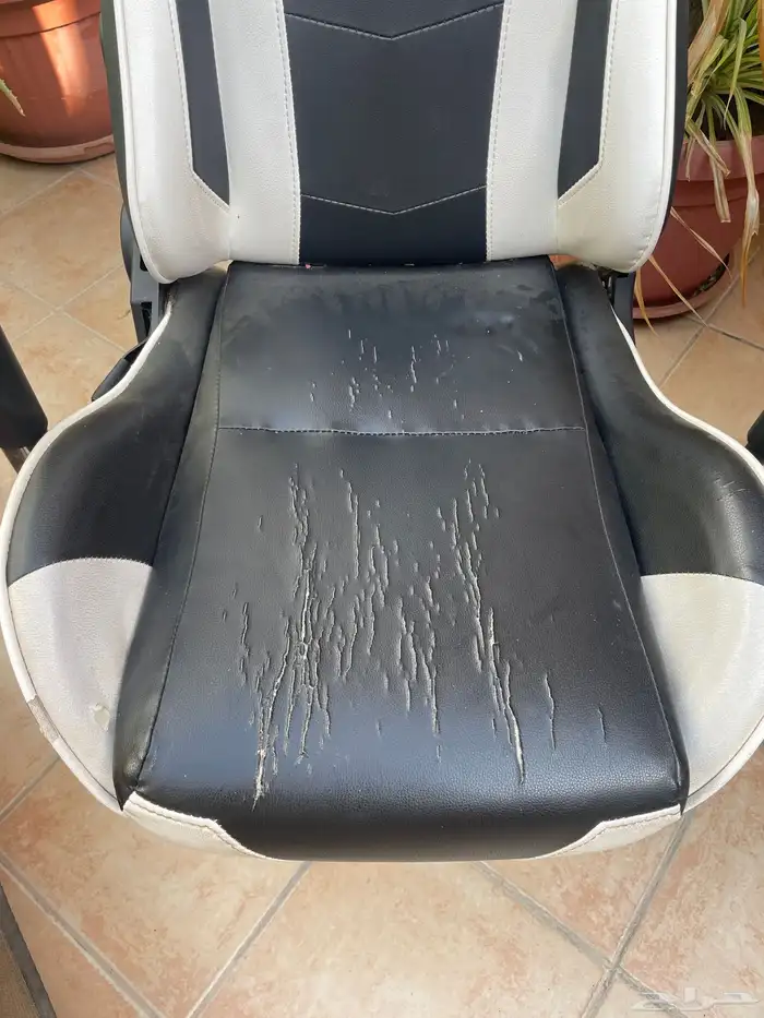 كرسي قيمنق ب 100 ريال فقط 1