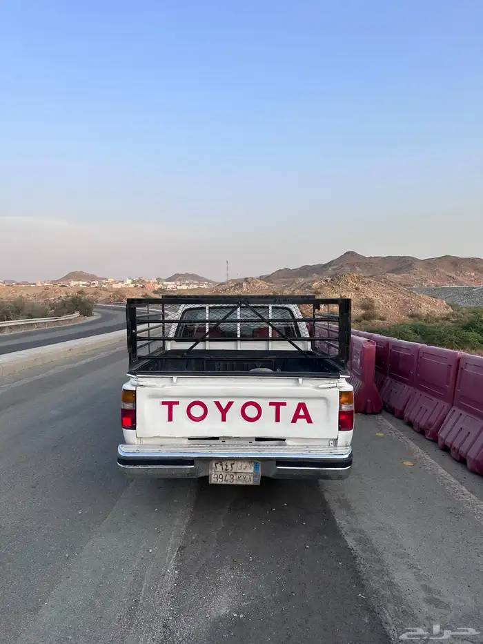 هايلوكس 1990 3