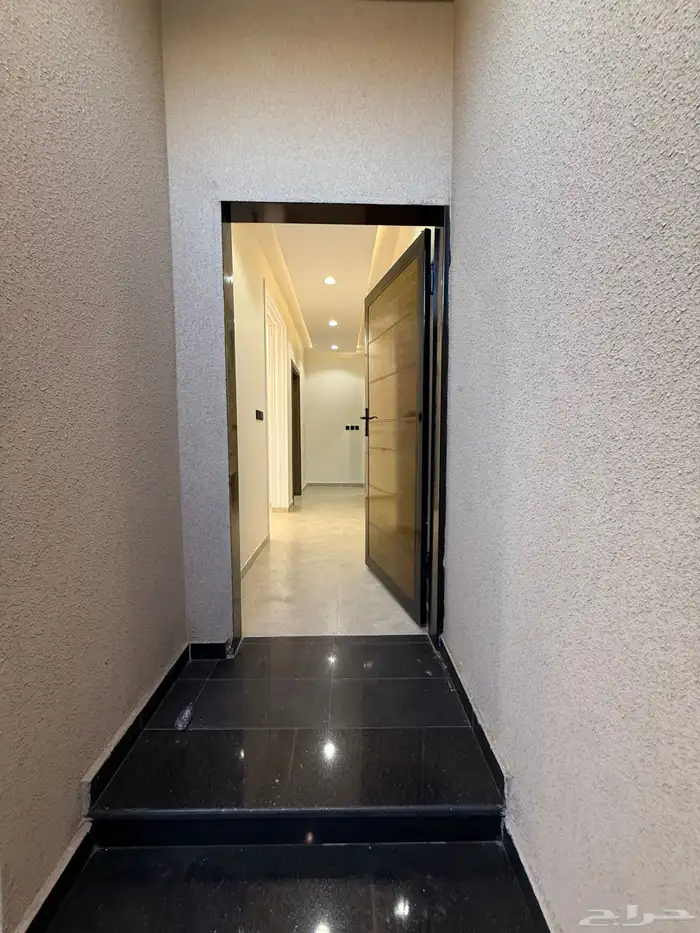 للبيع شقق ارضيه وعلويه بمخطط الراجحى طريق ابها الخميس 7